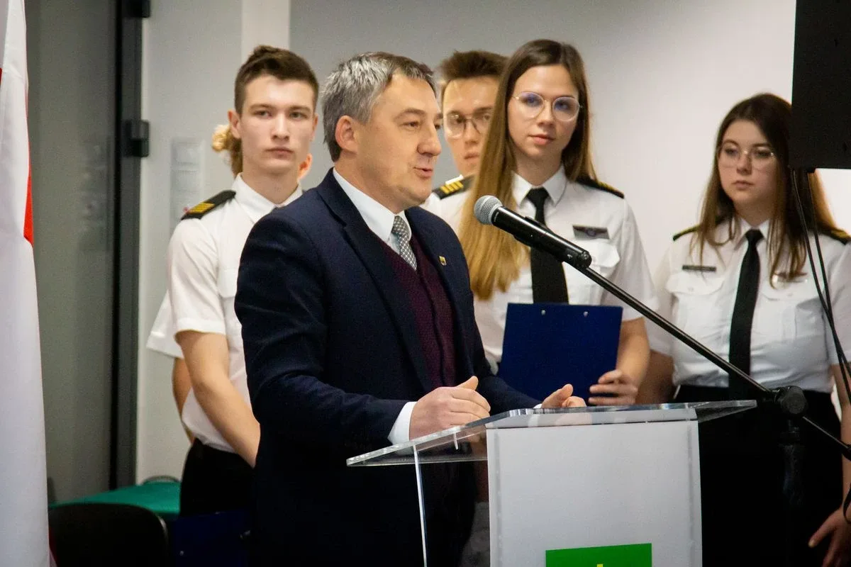 Pierwszoklasiści z CSL Technikum Lotniczego w Nagoszewie złożyli ślubowanie! (zdjęcia)