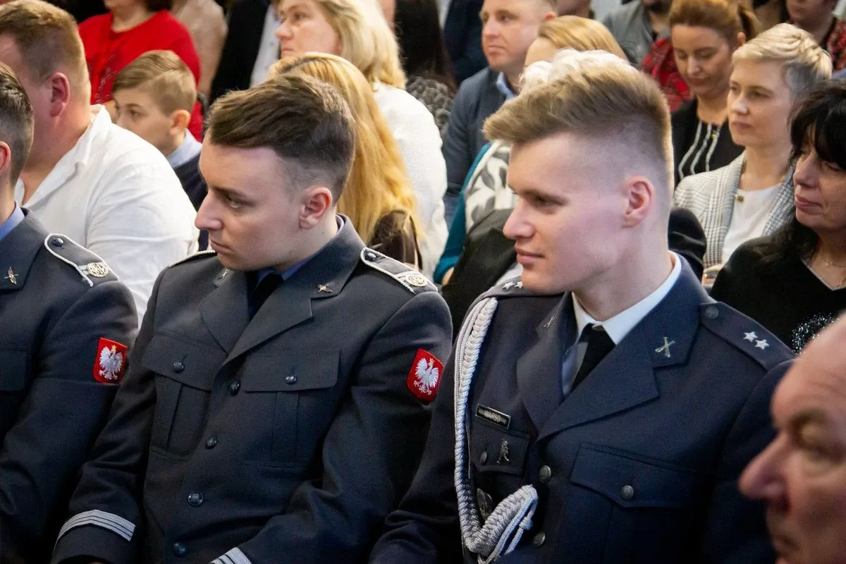 Pierwszoklasiści z CSL Technikum Lotniczego w Nagoszewie złożyli ślubowanie! (zdjęcia)