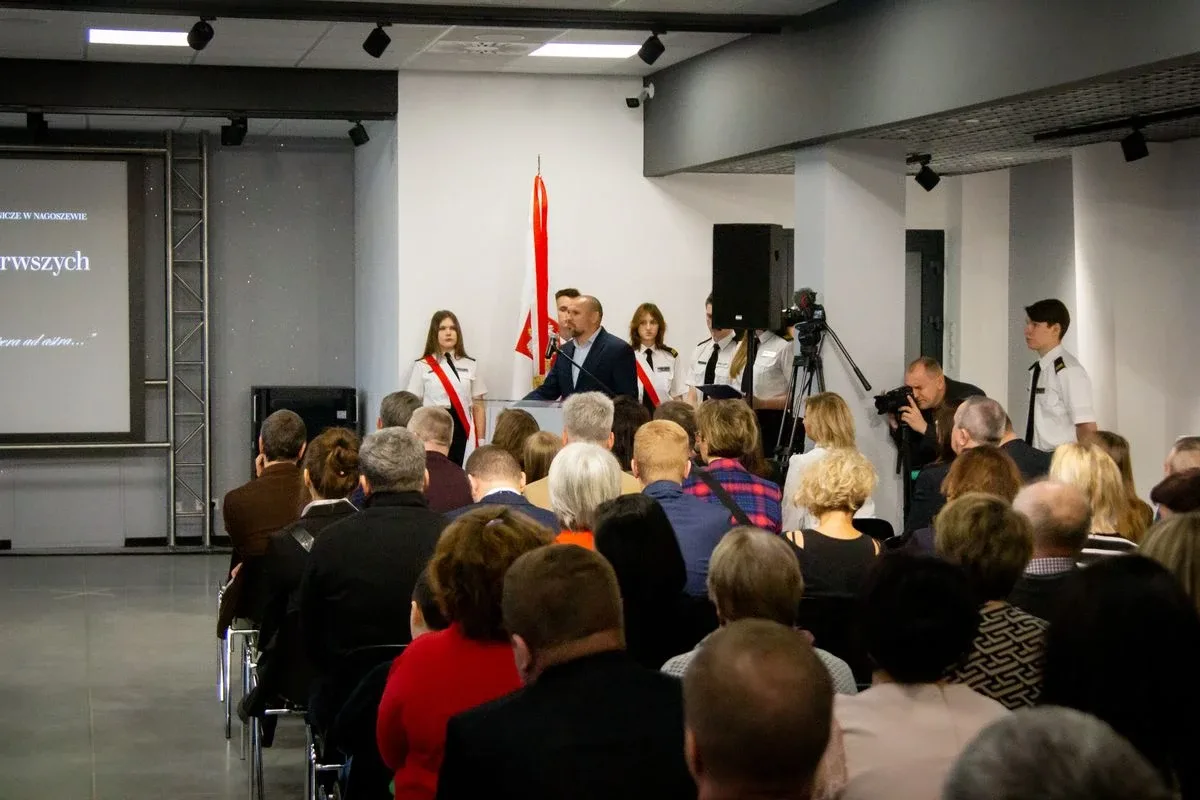 Pierwszoklasiści z CSL Technikum Lotniczego w Nagoszewie złożyli ślubowanie! (zdjęcia)