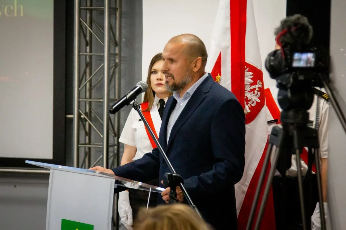 Pierwszoklasiści z CSL Technikum Lotniczego w Nagoszewie złożyli ślubowanie! (zdjęcia)
