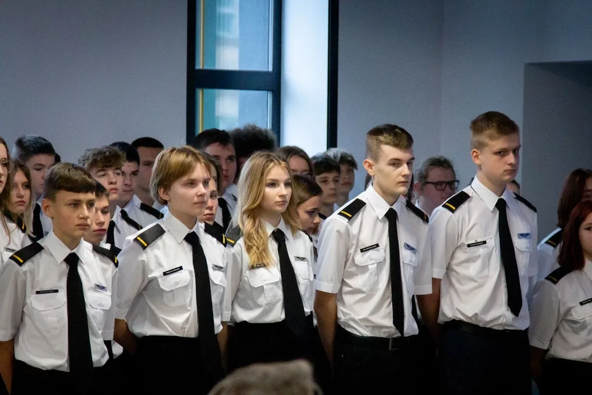 Pierwszoklasiści z CSL Technikum Lotniczego w Nagoszewie złożyli ślubowanie! (zdjęcia)