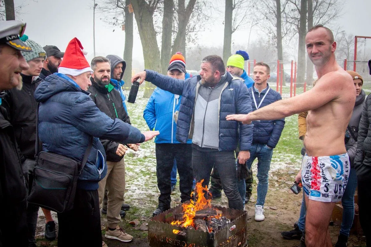 Morsy rozpoczęły sezon w stawie miejskim w Ostrowi Mazowieckiej! (zdjęcia) 