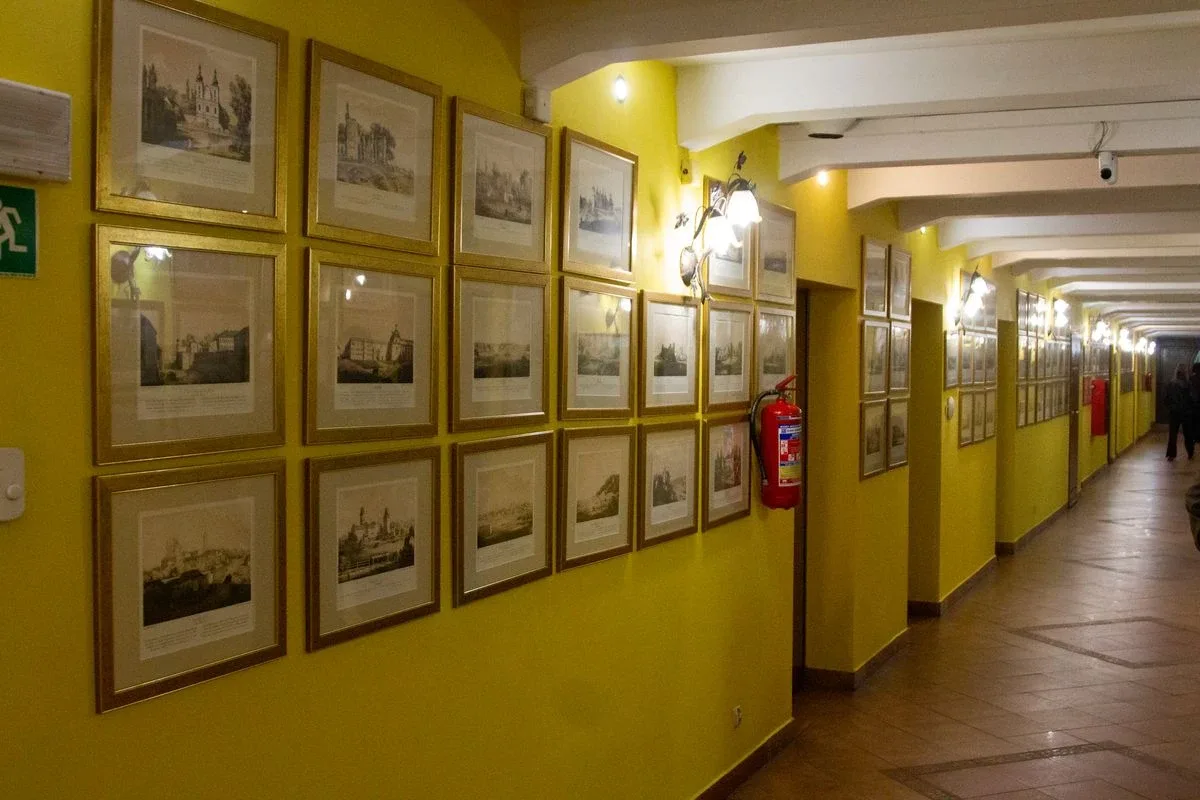 Otwarcie wystawy pt. "300 obrazów Napoleona Ordy" i wykład z ks. Tadueszem Isakowiczem-Zaleskim w Muzeum Kresów i Ziemi Ostrowskiej (zdjęcia, wideo)