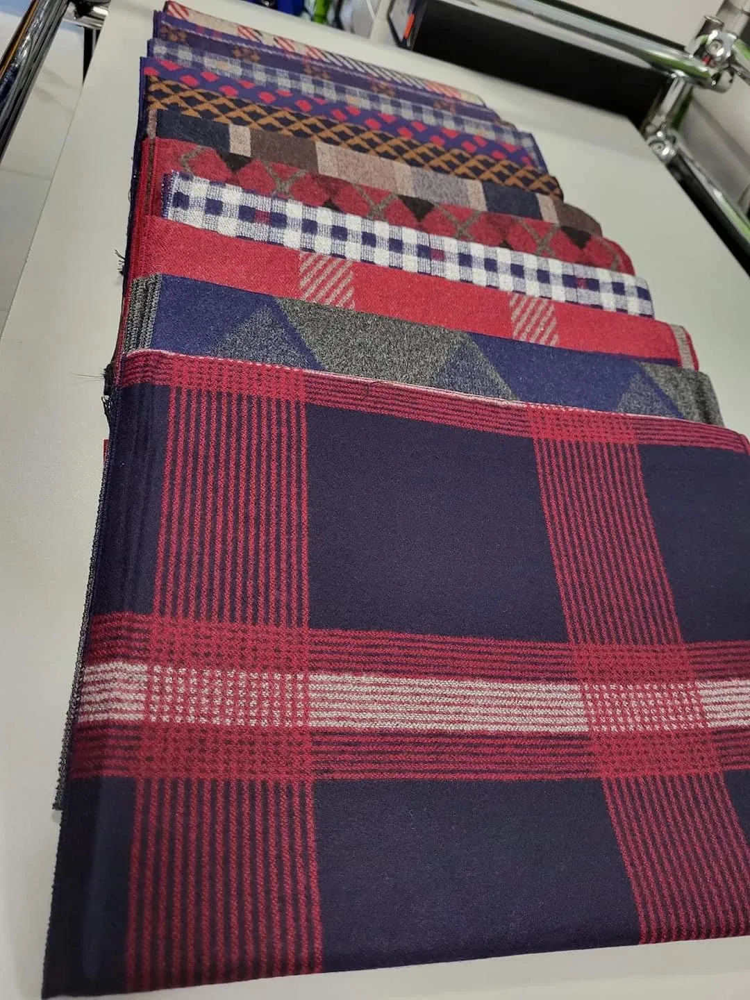 Sklep Elegant zaprasza wszystkich Panów po elegancką odzież oraz obuwie (zdjęcia)