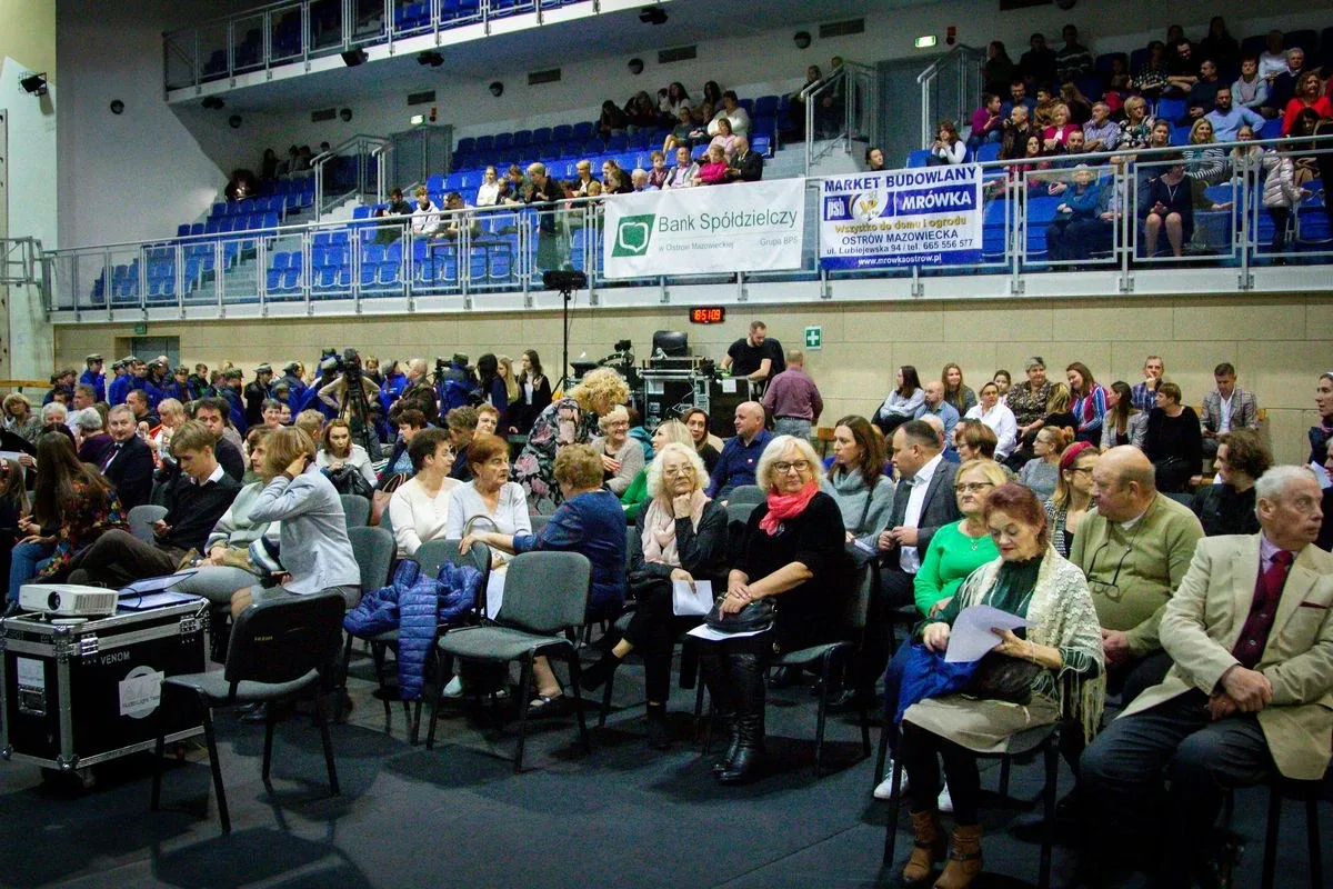 Spektakl teatralny pt. "Do hymnu powstań" odbył się w Ostrowi Mazowieckiej w Narodowy Dzień Niepodległości (zdjęcia)