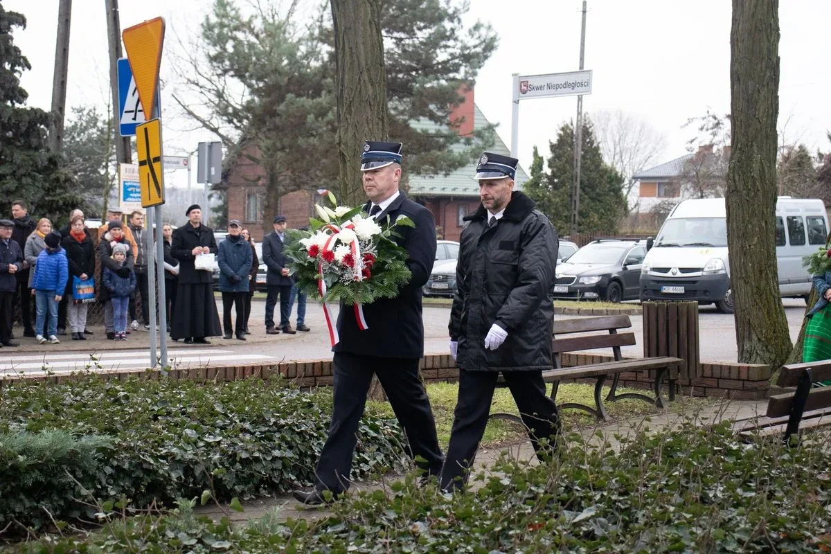 Obchody Narodowego Święta Niepodległości pod pomnikiem Marszałka Józefa Piłsudskiego w Broku (zdjęcia)