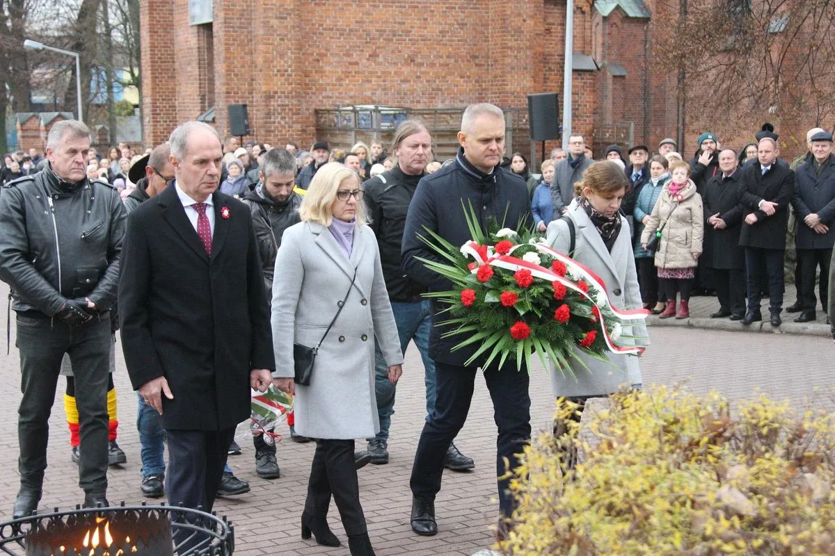 Uroczyste powiatowo-miejsko-gminne obchody Narodowego Święta Niepodległości w Ostrowi Mazowieckiej (zdjęcia, wideo)
