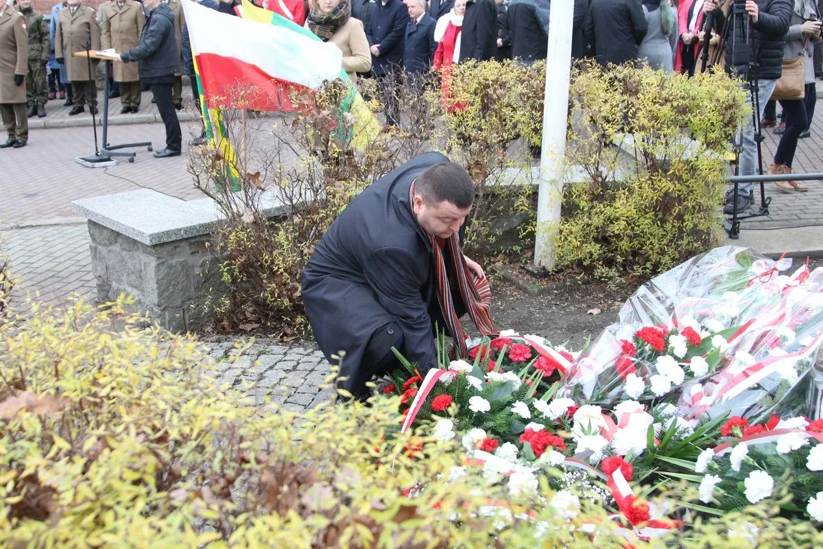 Uroczyste powiatowo-miejsko-gminne obchody Narodowego Święta Niepodległości w Ostrowi Mazowieckiej (zdjęcia, wideo)