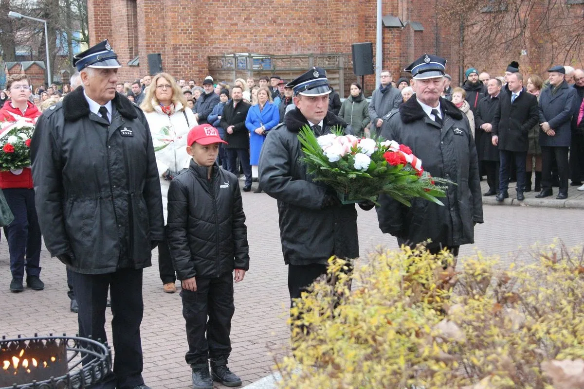 Uroczyste powiatowo-miejsko-gminne obchody Narodowego Święta Niepodległości w Ostrowi Mazowieckiej (zdjęcia, wideo)