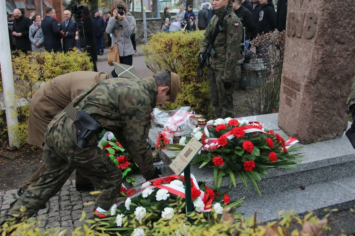 Uroczyste powiatowo-miejsko-gminne obchody Narodowego Święta Niepodległości w Ostrowi Mazowieckiej (zdjęcia, wideo)