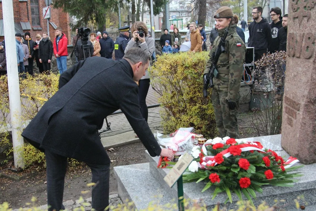 Uroczyste powiatowo-miejsko-gminne obchody Narodowego Święta Niepodległości w Ostrowi Mazowieckiej (zdjęcia, wideo)