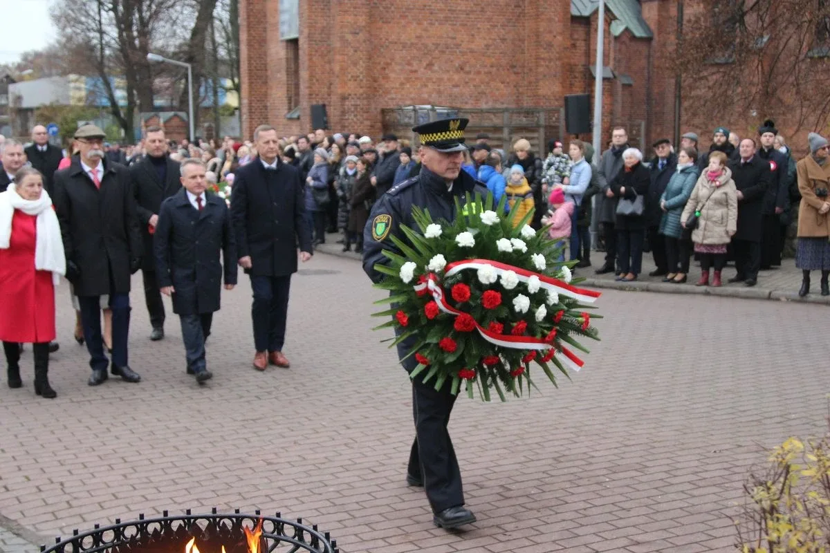 Uroczyste powiatowo-miejsko-gminne obchody Narodowego Święta Niepodległości w Ostrowi Mazowieckiej (zdjęcia, wideo)
