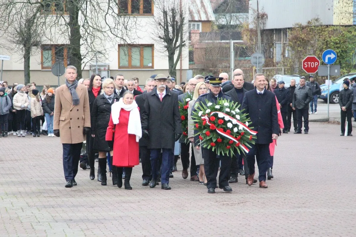 Uroczyste powiatowo-miejsko-gminne obchody Narodowego Święta Niepodległości w Ostrowi Mazowieckiej (zdjęcia, wideo)