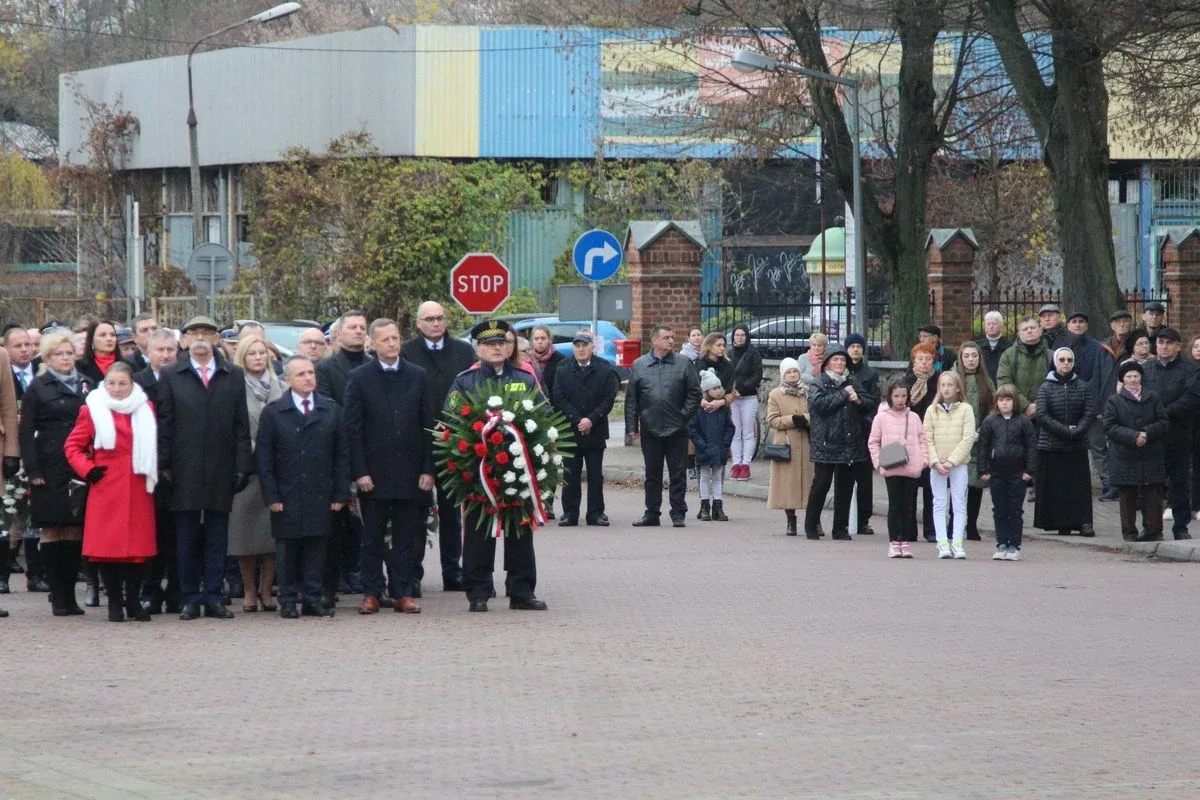 Uroczyste powiatowo-miejsko-gminne obchody Narodowego Święta Niepodległości w Ostrowi Mazowieckiej (zdjęcia, wideo)