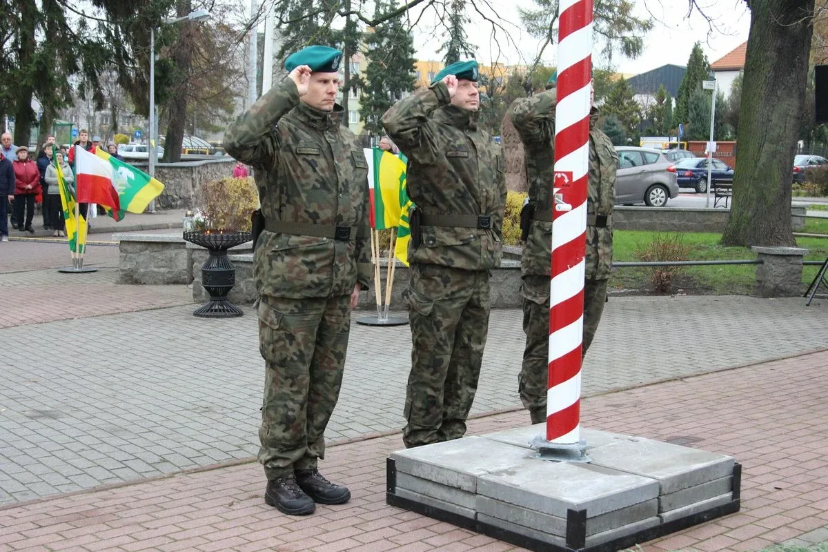 Uroczyste powiatowo-miejsko-gminne obchody Narodowego Święta Niepodległości w Ostrowi Mazowieckiej (zdjęcia, wideo)