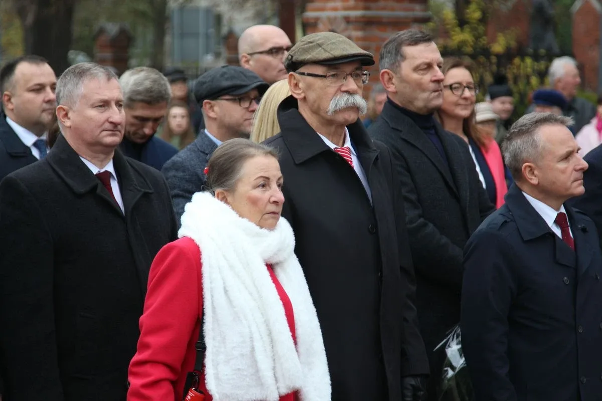 Uroczyste powiatowo-miejsko-gminne obchody Narodowego Święta Niepodległości w Ostrowi Mazowieckiej (zdjęcia, wideo)
