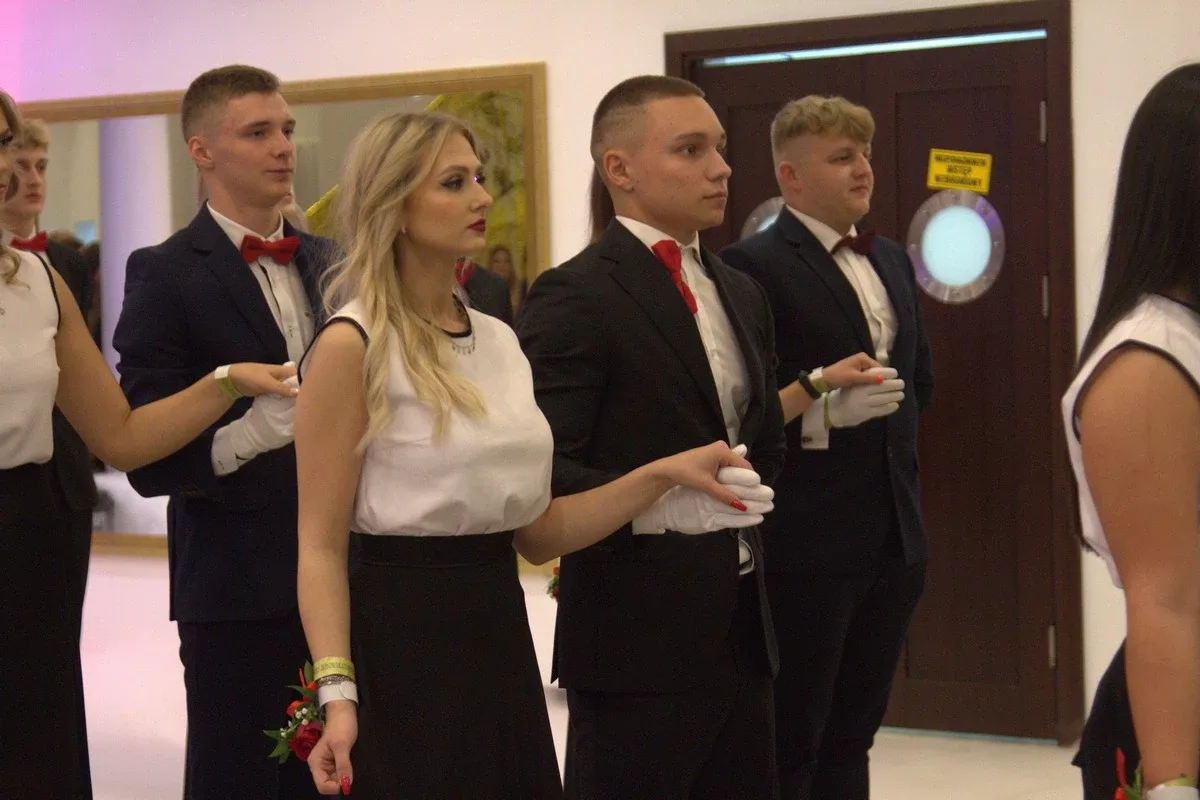 Studniówka maturzystów z "Rubinka" (zdjęcia, wideo)