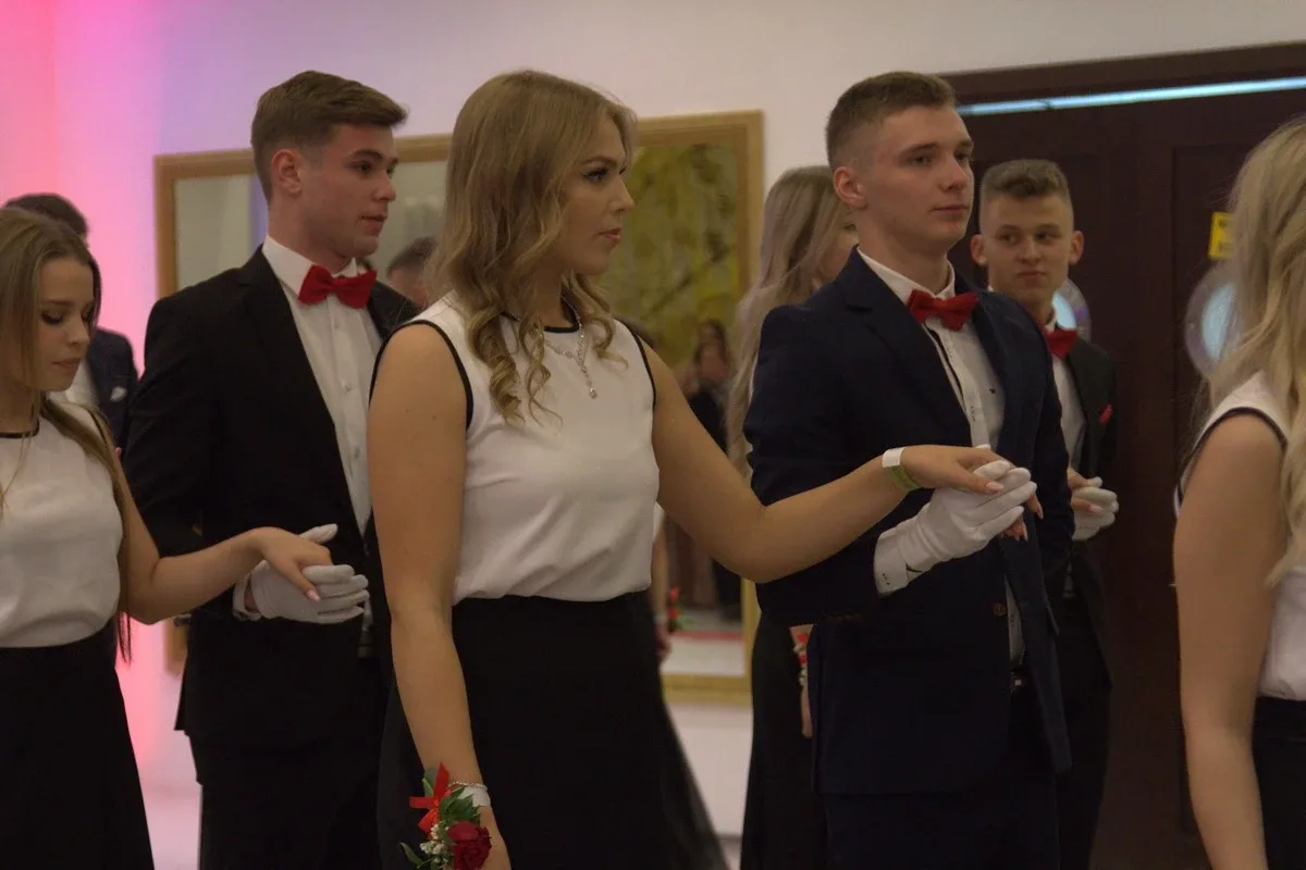 Studniówka maturzystów z "Rubinka" (zdjęcia, wideo)
