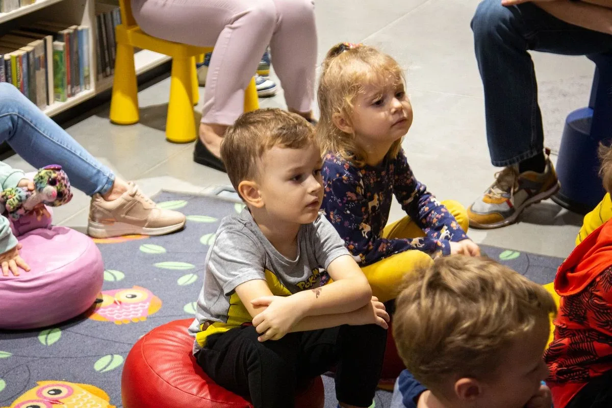 Dzieci miło spędziły czas na warsztatach  w Klubie Sówki Ostrówki! (zdjęcia)