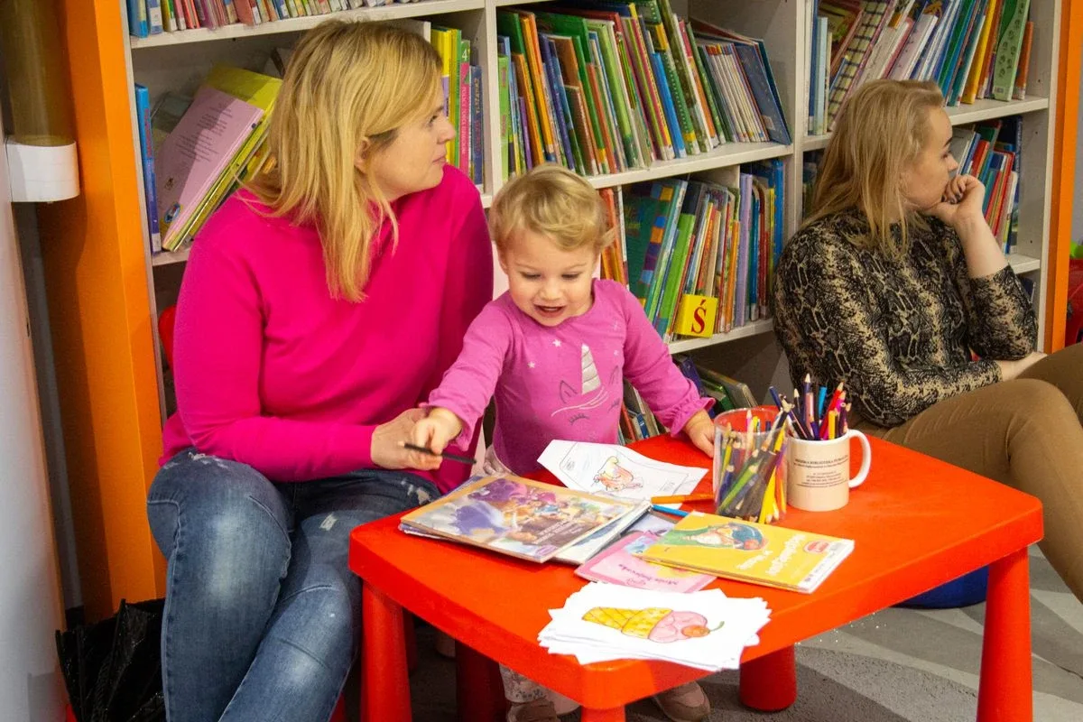 Dzieci miło spędziły czas na warsztatach  w Klubie Sówki Ostrówki! (zdjęcia)