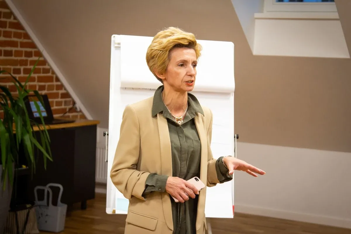 Dorośli i seniorzy wzięli udział w warsztatach pt. "Bezpieczeństwo w sieci" (zdjęcia)