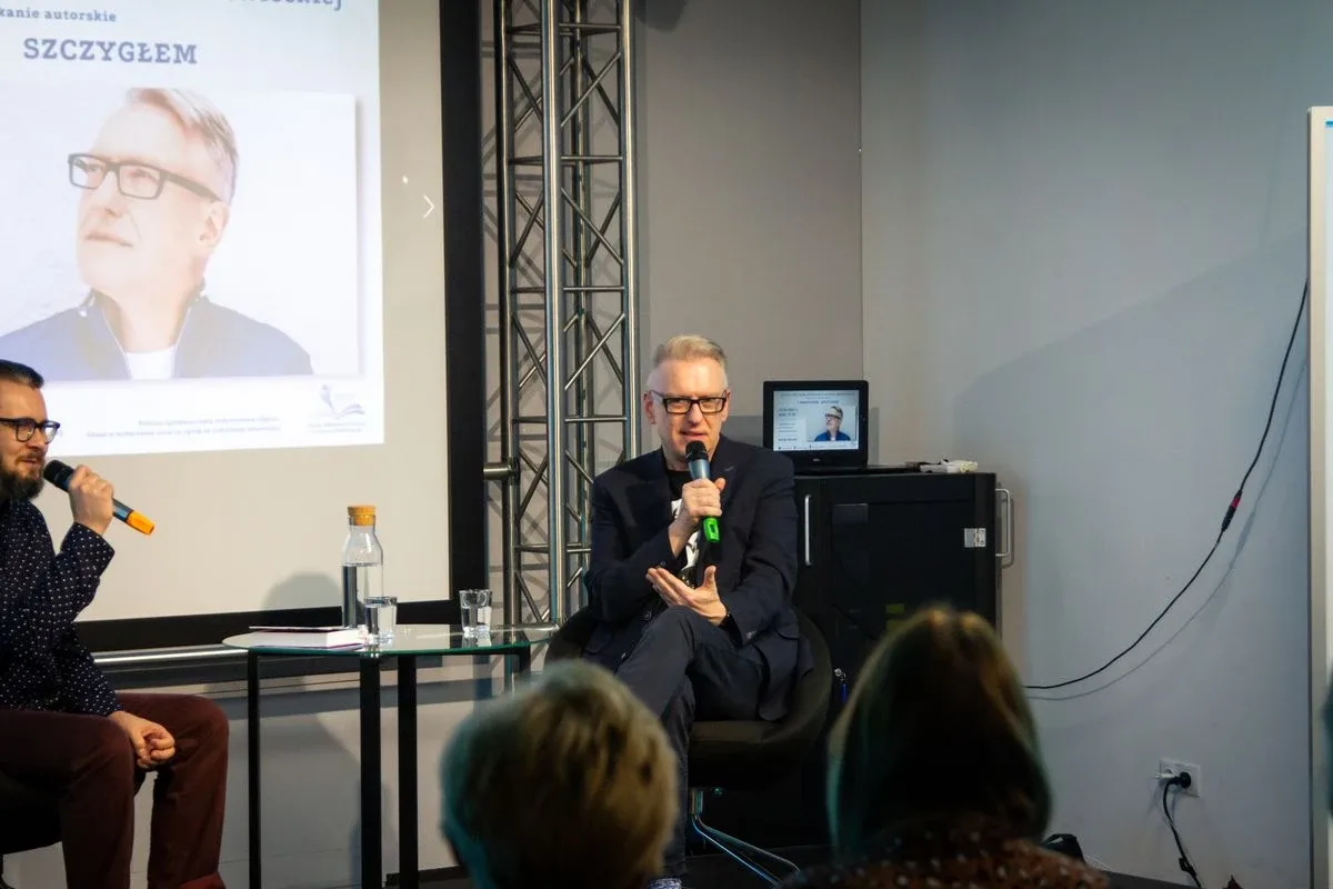 Mariusz Szczygieł spotkał się z ostrowiakami w Starej Elektrowni (zdjęcia)