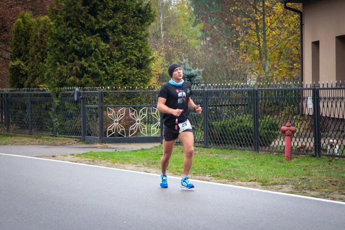 Zawodnicy pobiegli w Ostrowskim Półmaratonie (zdjęcia)