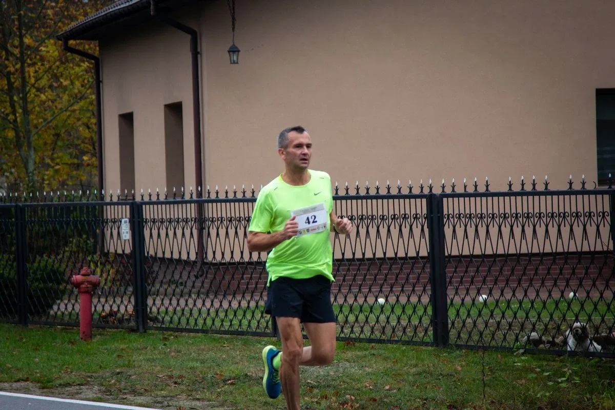 Zawodnicy pobiegli w Ostrowskim Półmaratonie (zdjęcia)