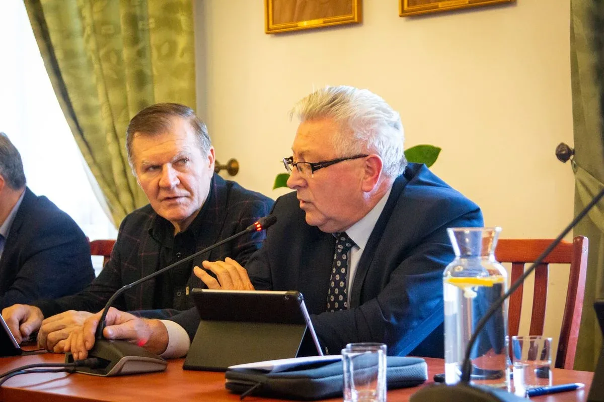 Mieszkańcy są wzburzeni! Czy zostanie podniesiony podatek od środków transportowych obowiązujących w mieście? (zdjęcia)