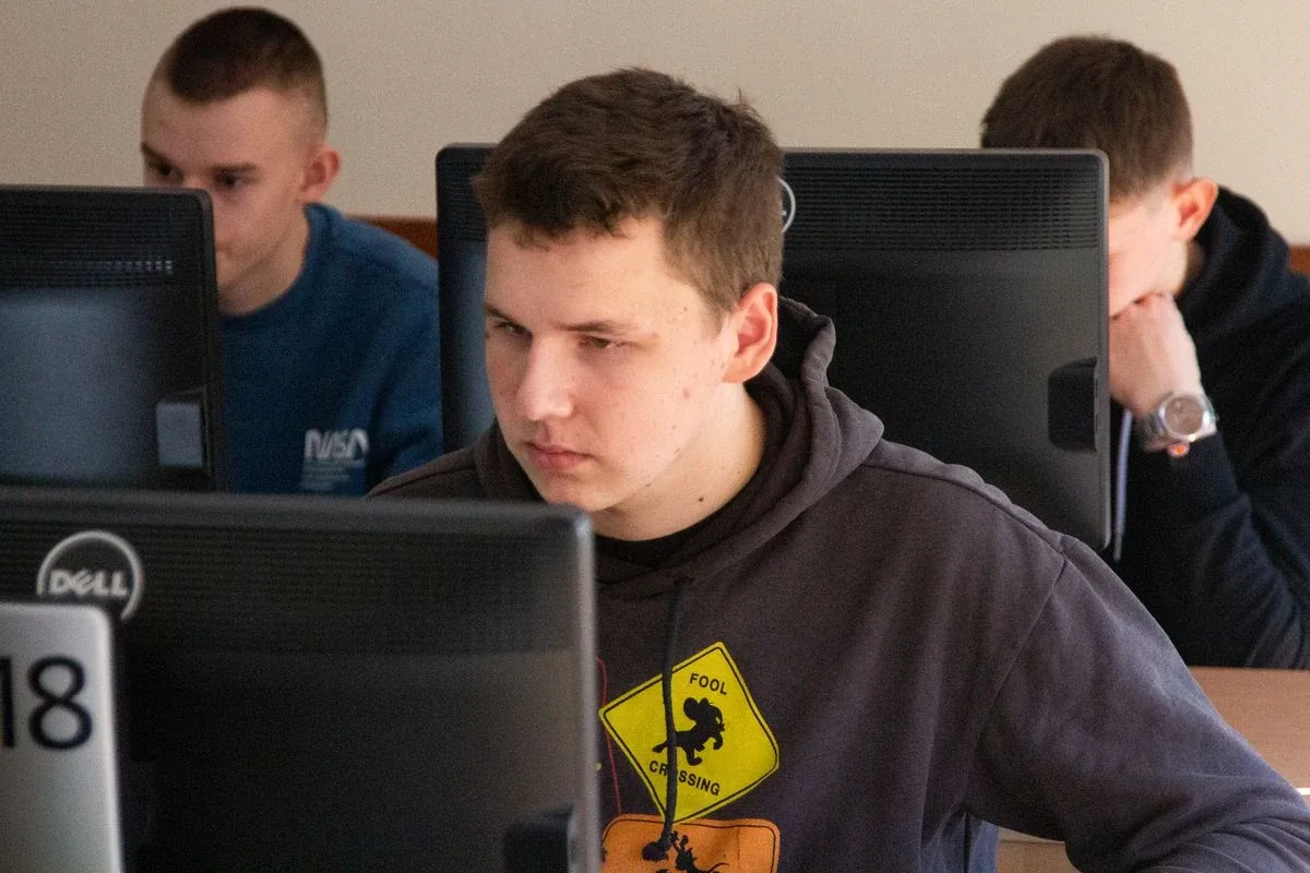 Uczniowie ZSCKR w Starym Lubiejewie podeszli do egzaminu kompetencji cyfrowych - IT Fitness Test (zdjęcia)