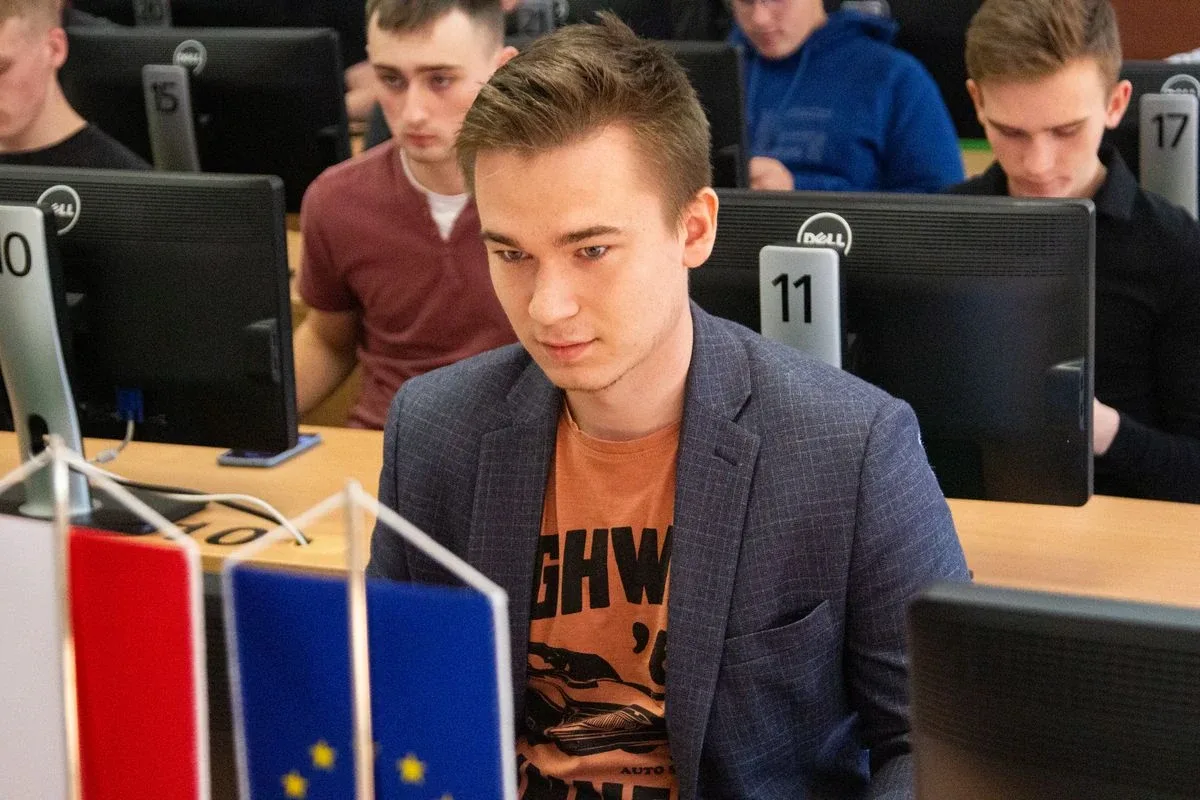 Uczniowie ZSCKR w Starym Lubiejewie podeszli do egzaminu kompetencji cyfrowych - IT Fitness Test (zdjęcia)