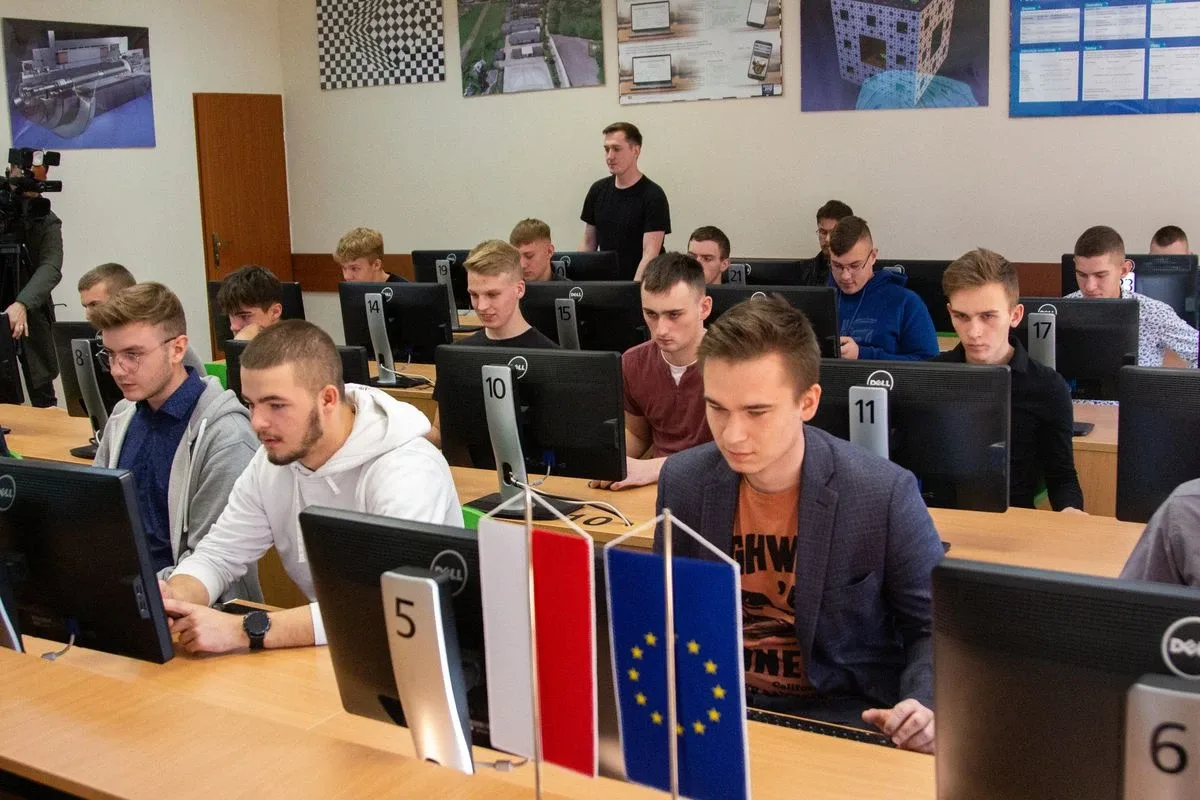 Uczniowie ZSCKR w Starym Lubiejewie podeszli do egzaminu kompetencji cyfrowych - IT Fitness Test (zdjęcia)