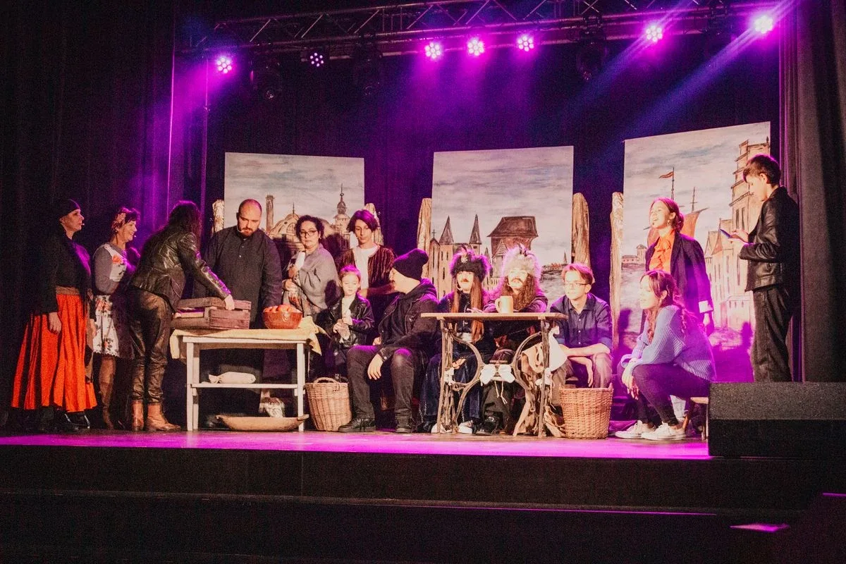 Spektakl teatralny pt. "Do hymnu powstań" w Broku zachwycił publiczność (zdjęcia, wideo) 