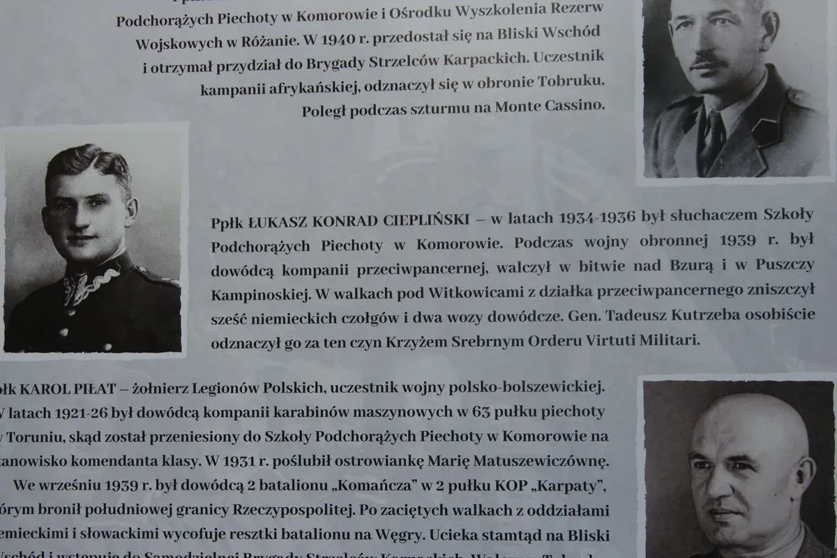 Spotkanie z prof. Adamem Dobrońskim i otwarcie wystawy plenerowej pt. "Śladami Podchorążych" (zdjęcia)