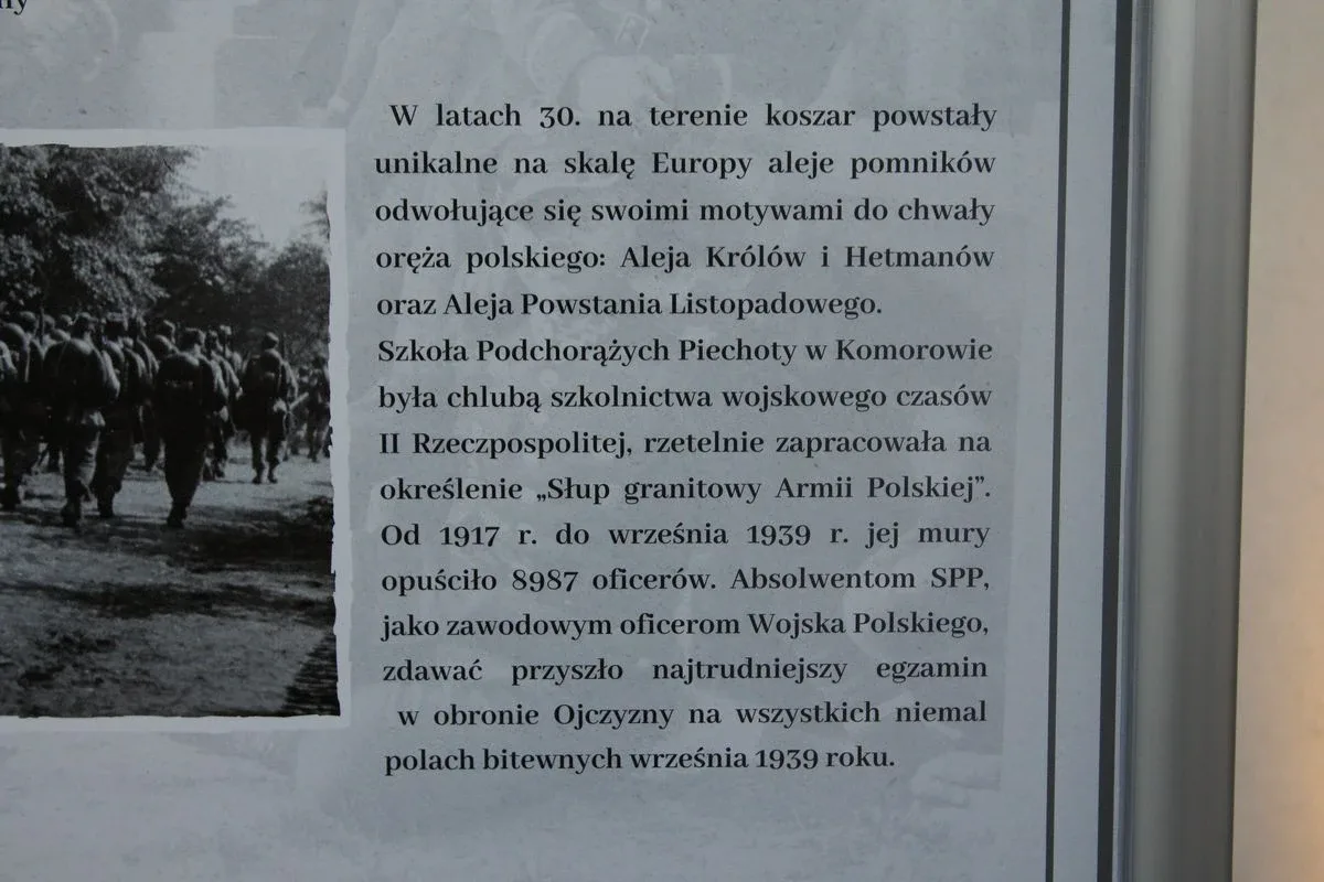 Spotkanie z prof. Adamem Dobrońskim i otwarcie wystawy plenerowej pt. "Śladami Podchorążych" (zdjęcia)