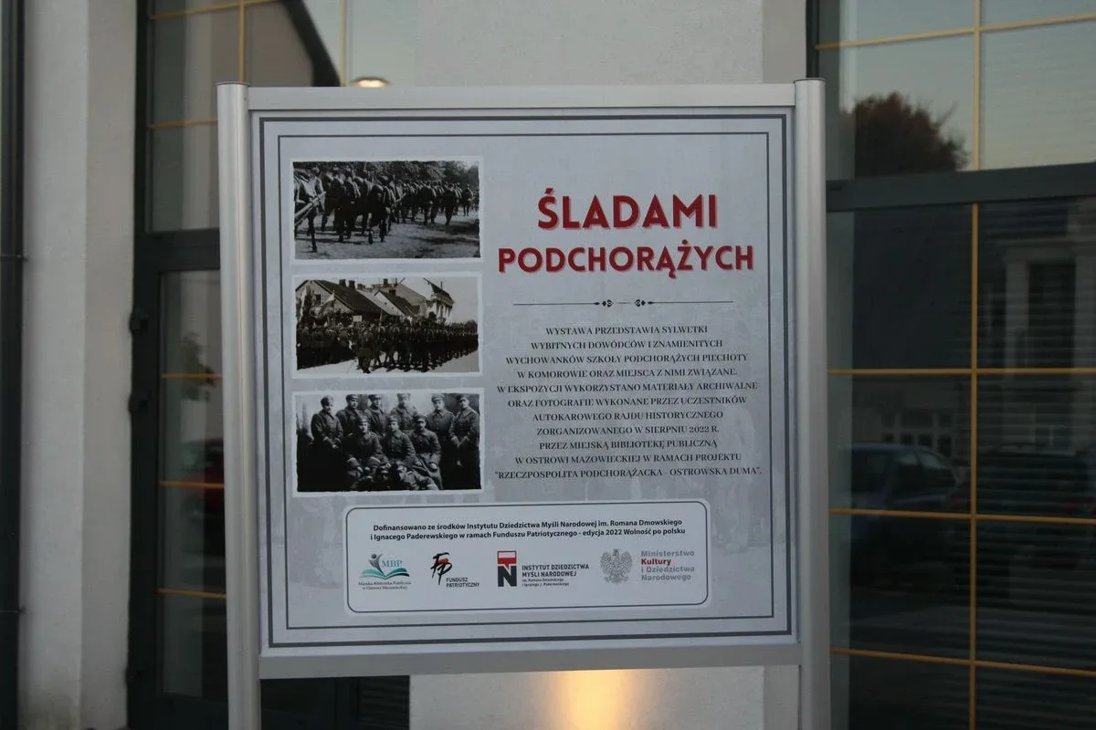 Spotkanie z prof. Adamem Dobrońskim i otwarcie wystawy plenerowej pt. "Śladami Podchorążych" (zdjęcia)