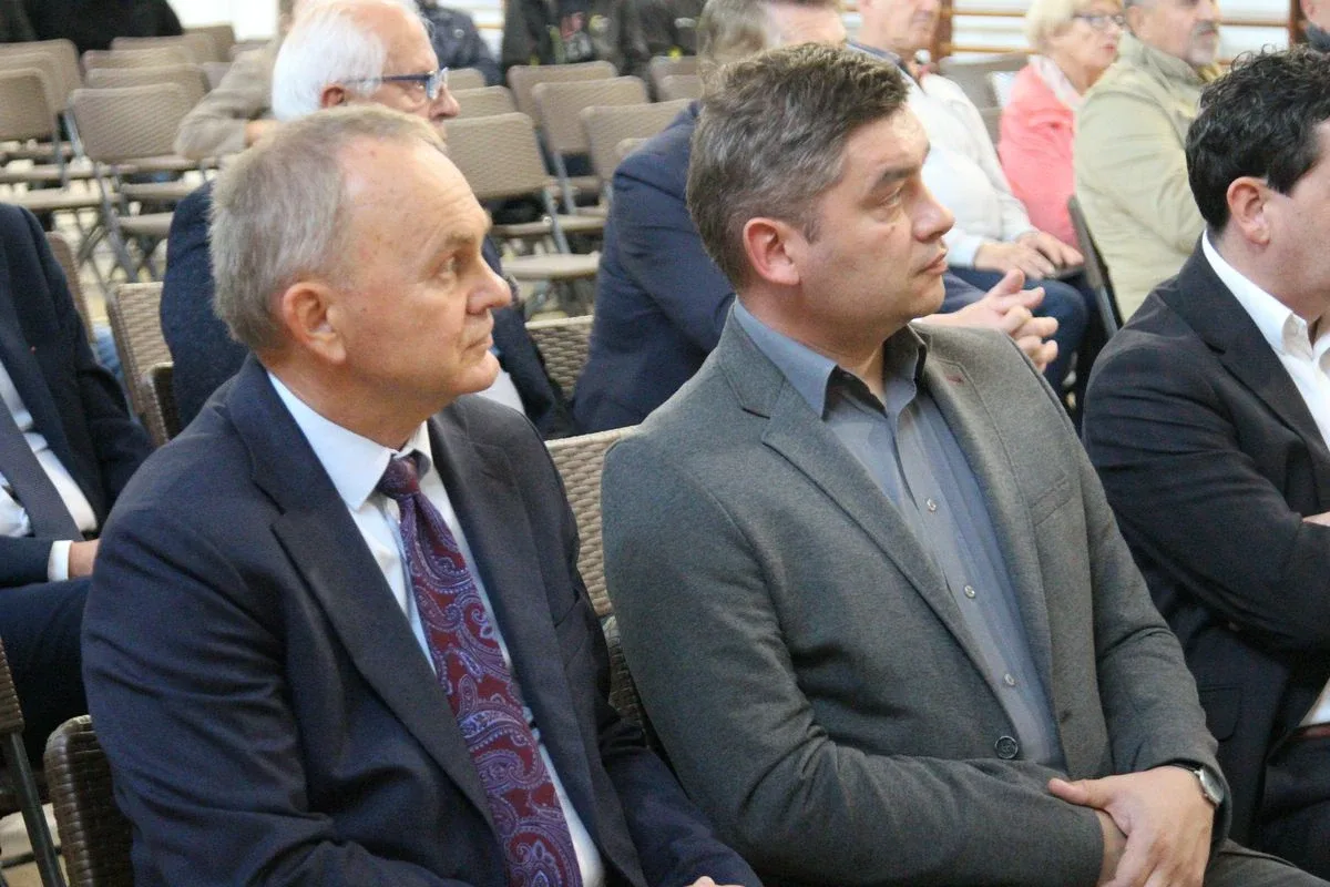 Minister Rolnictwa i Rozwoju Wsi Henryk Kowalczyk zawiedziony frekwencją na spotkaniu w Starym Lubiejewie (zdjęcia, wideo)