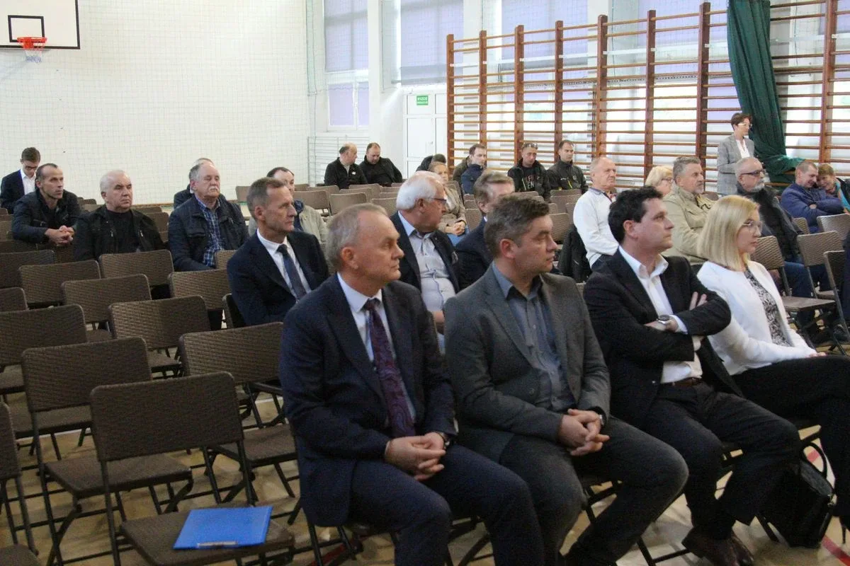 Minister Rolnictwa i Rozwoju Wsi Henryk Kowalczyk zawiedziony frekwencją na spotkaniu w Starym Lubiejewie (zdjęcia, wideo)