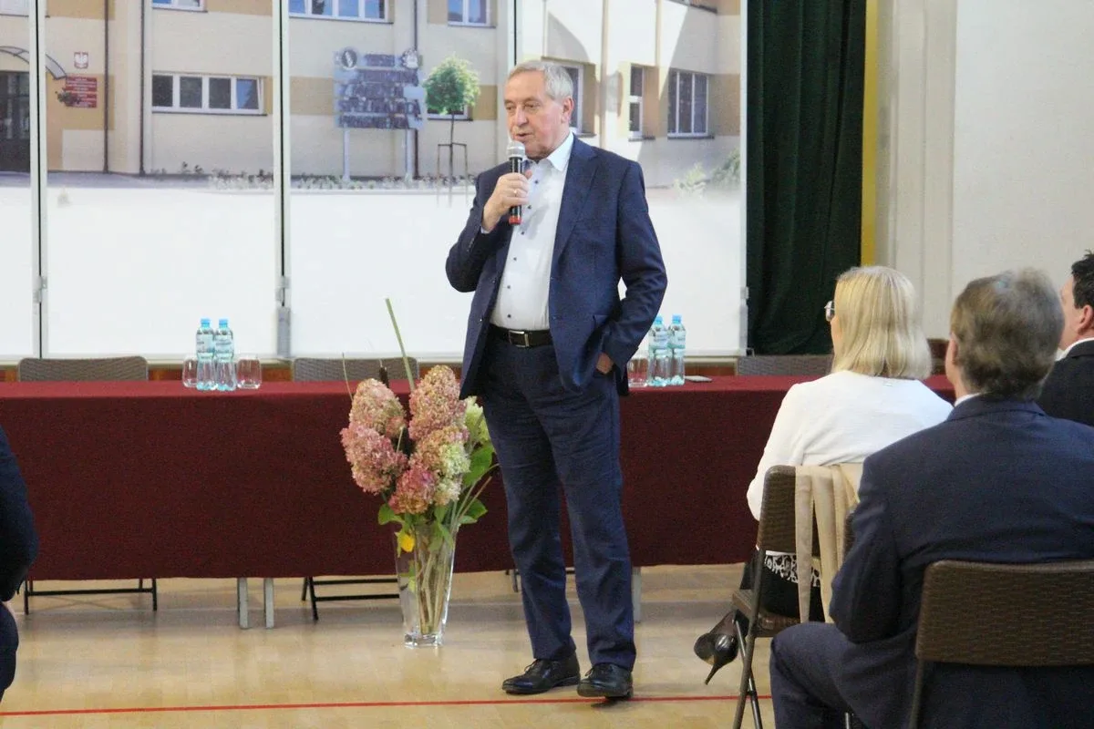 Minister Rolnictwa i Rozwoju Wsi Henryk Kowalczyk zawiedziony frekwencją na spotkaniu w Starym Lubiejewie (zdjęcia, wideo)
