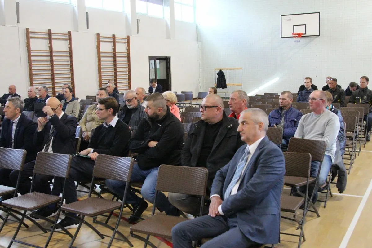 Minister Rolnictwa i Rozwoju Wsi Henryk Kowalczyk zawiedziony frekwencją na spotkaniu w Starym Lubiejewie (zdjęcia, wideo)