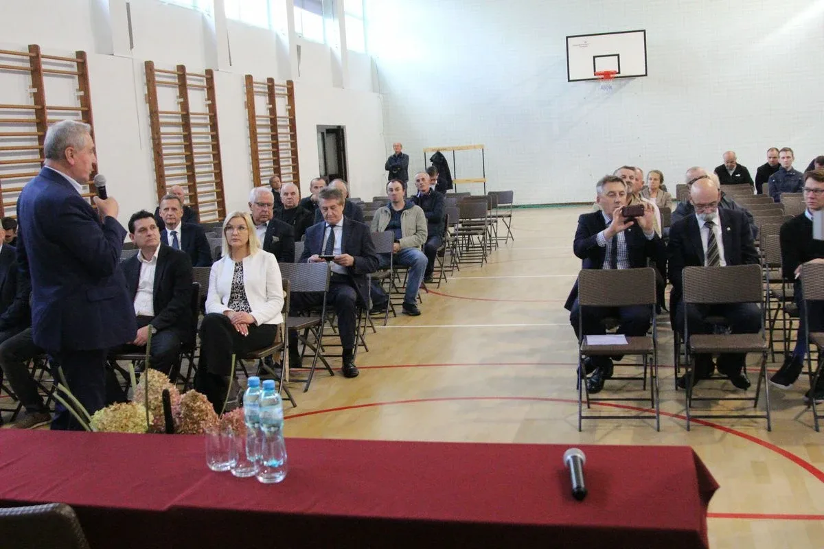 Minister Rolnictwa i Rozwoju Wsi Henryk Kowalczyk zawiedziony frekwencją na spotkaniu w Starym Lubiejewie (zdjęcia, wideo)