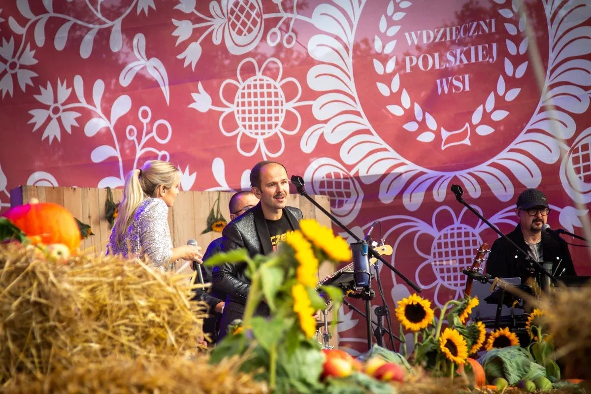 Sławomir porwał publiczność do tańca na ogólnopolskim święcie "Wdzięczni Polskiej Wsi" (zdjęcia, wideo)