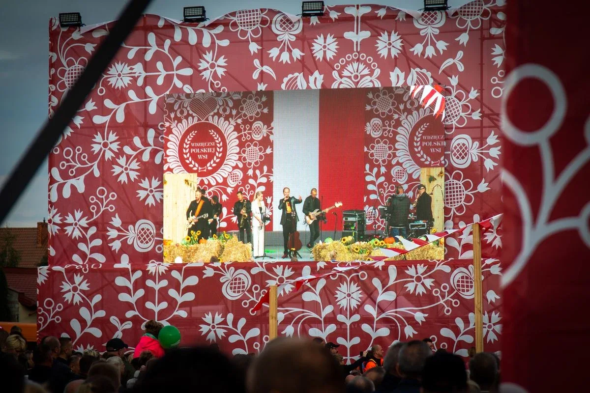 Sławomir porwał publiczność do tańca na ogólnopolskim święcie "Wdzięczni Polskiej Wsi" (zdjęcia, wideo)