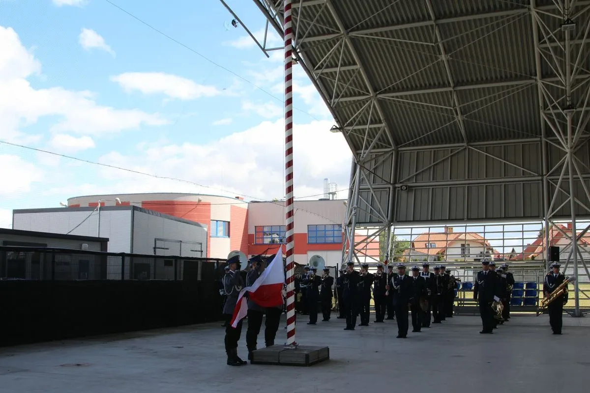Uroczyste nadanie sztandaru Komendy Powiatowej Policji w Ostrowi Mazowieckiej (zdjęcia)