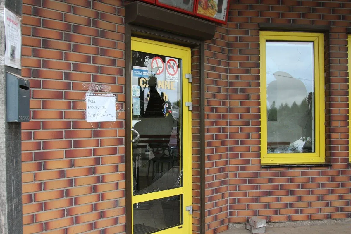 Akt wandalizmu w lokalu gastronomicznym przy ul. Lubiejewskiej (zdjęcia) 