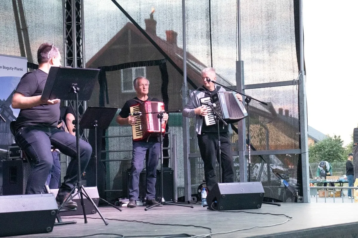 Kapela Eli, Side off Band oraz zespół Topky pożegnali lato w Bogutach-Piankach! (zdjęcia, wideo)