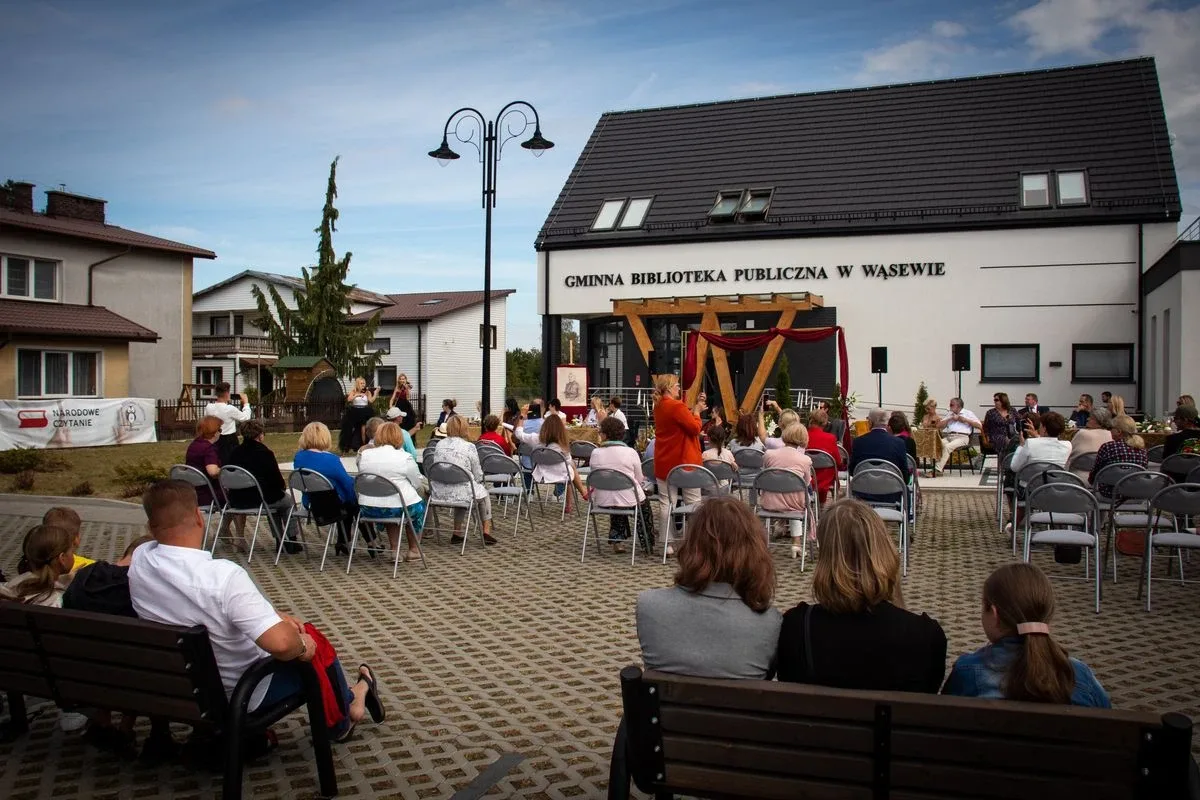 VI Narodowe Czytanie "Ballad i romansów" Adama Mickiewicza w Wąsewie. Organizatorzy przygotwali muzyczną niespodziankę! (zdjęcia)