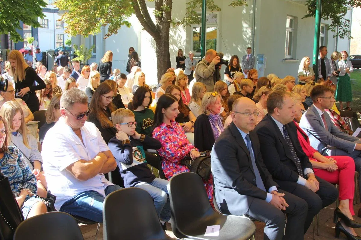 Narodowe Czytanie z Wojewodą Mazowieckim oraz Mazowieckim Kuratorem Oświaty w Letnim Ogrodzie! (zdjęcia, wideo)
