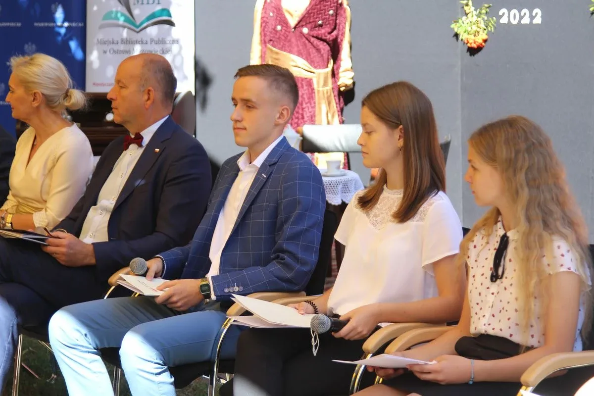 Narodowe Czytanie z Wojewodą Mazowieckim oraz Mazowieckim Kuratorem Oświaty w Letnim Ogrodzie! (zdjęcia, wideo)