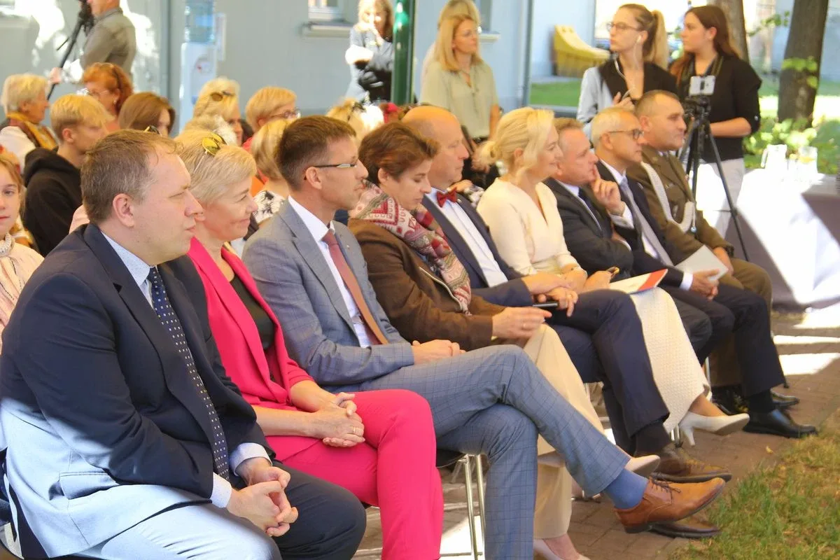 Narodowe Czytanie z Wojewodą Mazowieckim oraz Mazowieckim Kuratorem Oświaty w Letnim Ogrodzie! (zdjęcia, wideo)